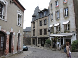 Je continue de visiter la ville