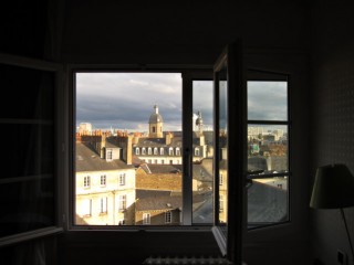 Je vais dans ma chambre
